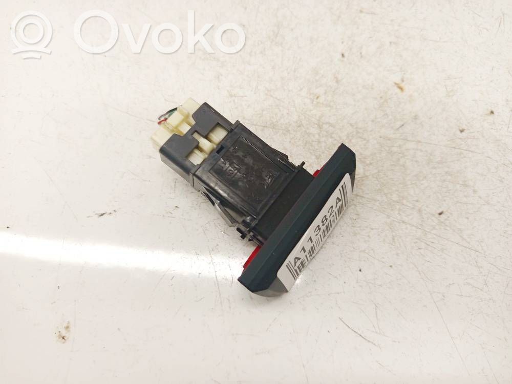Hazard light switch   M31543,M31543