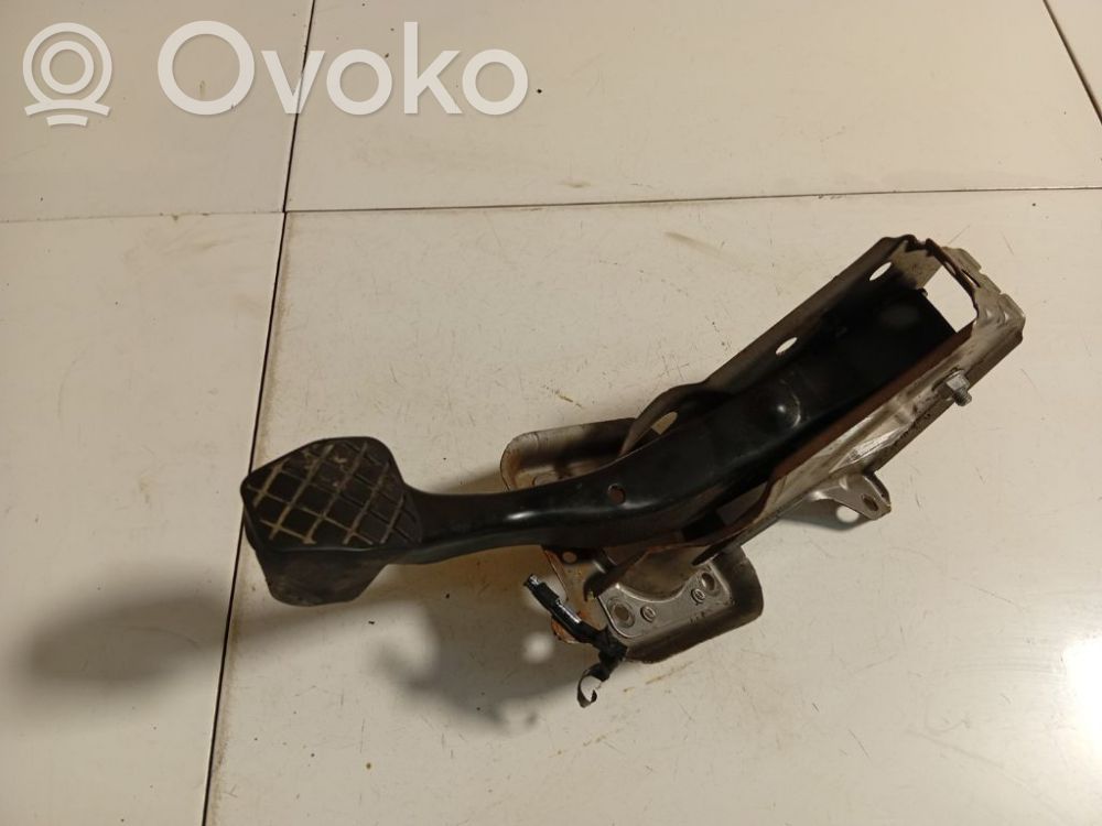 Volkswagen PASSAT B6 Pedale del freno 