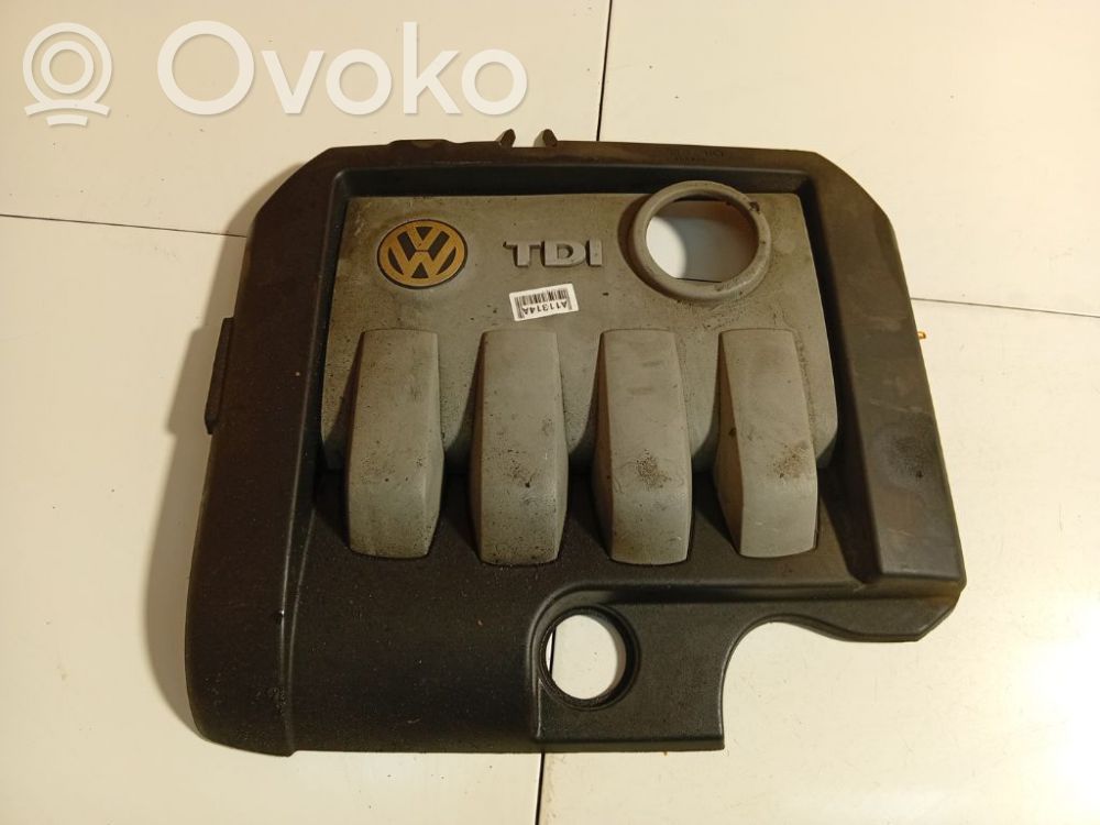 Volkswagen PASSAT B6 Capac protecție motor 