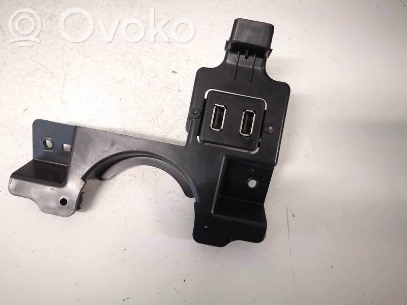 Tesla Model S Connecteur/prise USB 