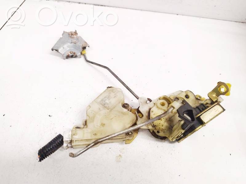 Nissan Micra Priekšpusē slēdzene 
