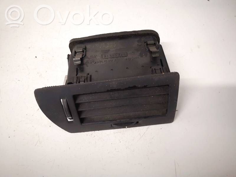 Opel Astra H Griglia di ventilazione centrale cruscotto 