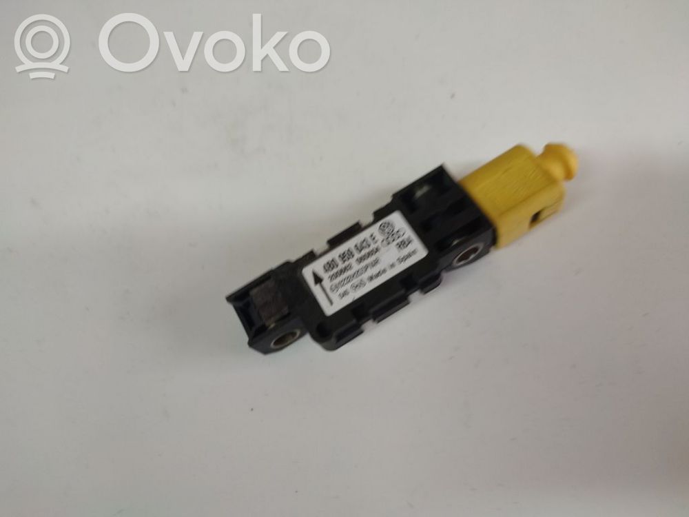 Czujnik uderzenia Airbag   4B0959643E,022S2X2C35PVAR,060604,200662,4B0959643E