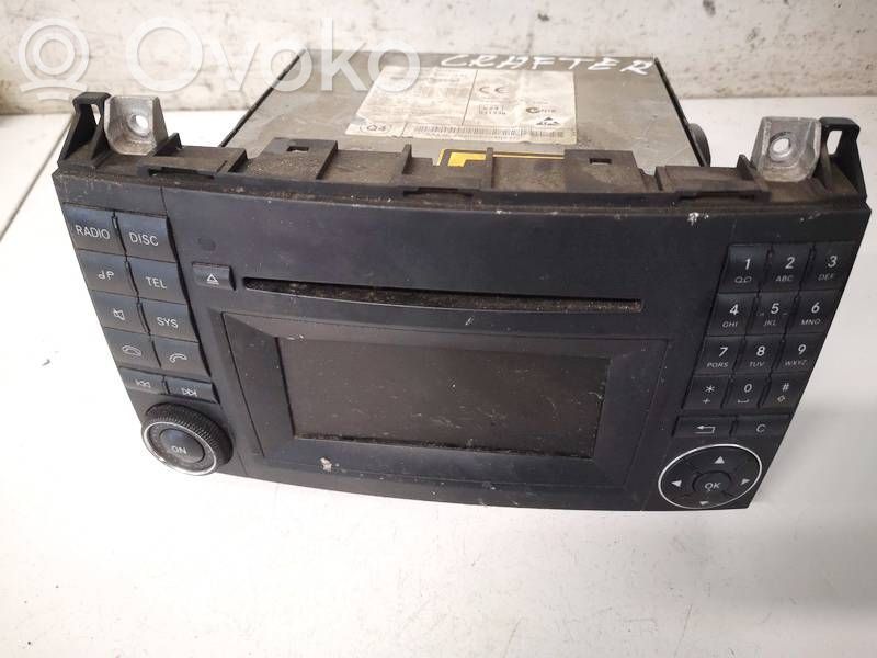 Panel / Radioodtwarzacz CD/DVD/GPS   9068201889,9069020500,9068201889,9069020400,9069020500,9069020600,9069020700
