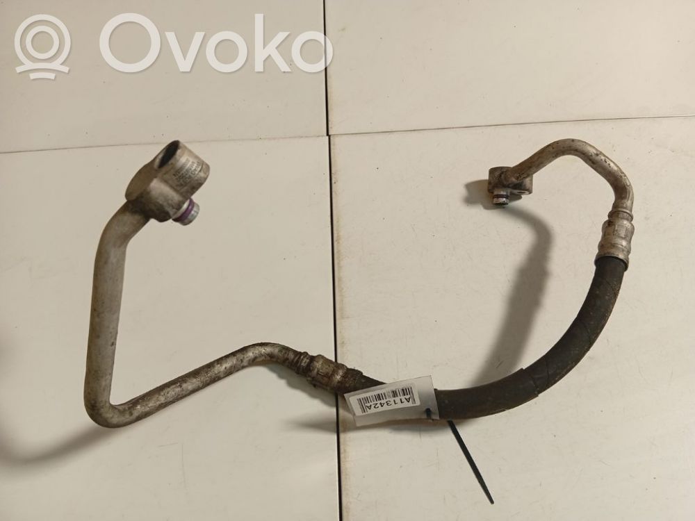 Ilmastointilaitteen putki (A/C)   3C0820721M,3C0820721M,M659720