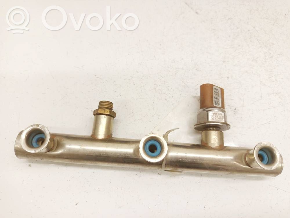 Audi A4 S4 B8 8K Rampă alimentare injectoare