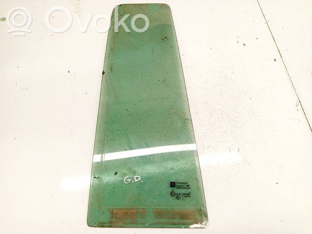 Opel Zafira B Vetro del deflettore posteriore