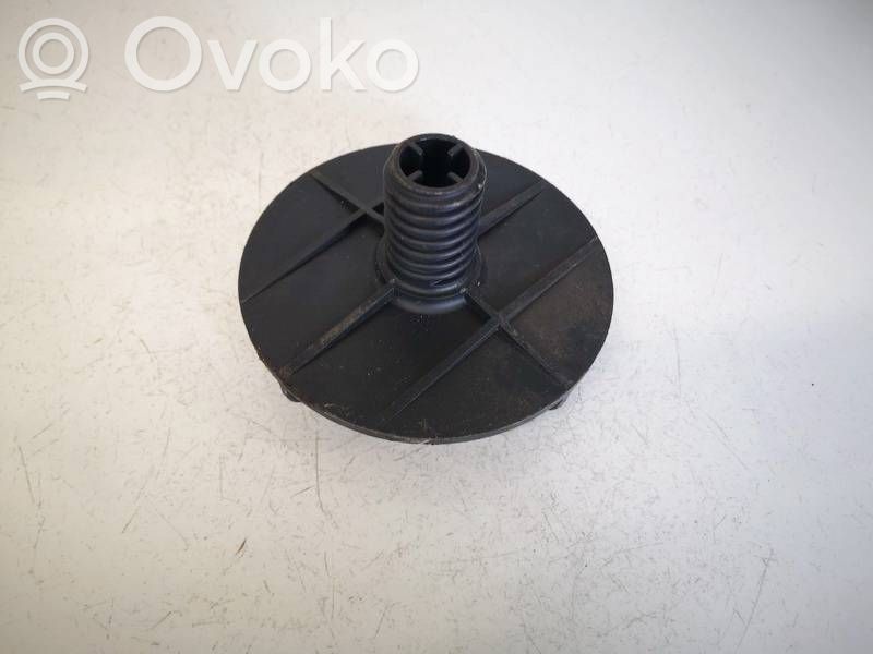 Renault Scenic II - Grand scenic II Șurub fixare roată de rezervă