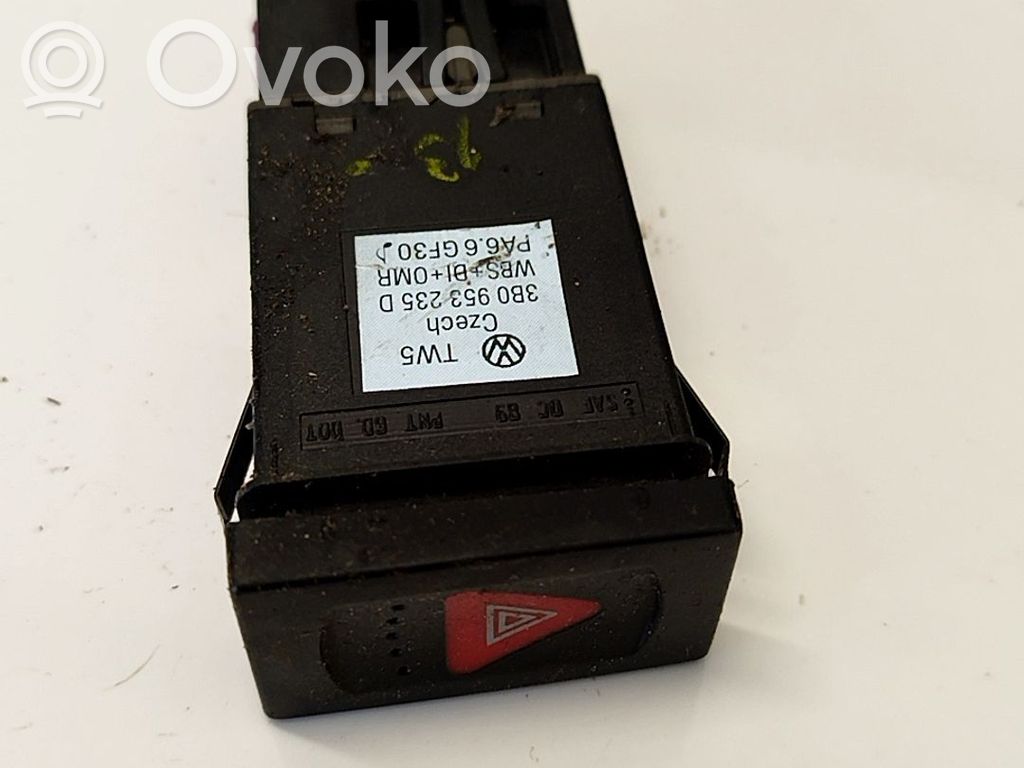 Volkswagen PASSAT B5.5 Interruttore luci di emergenza 