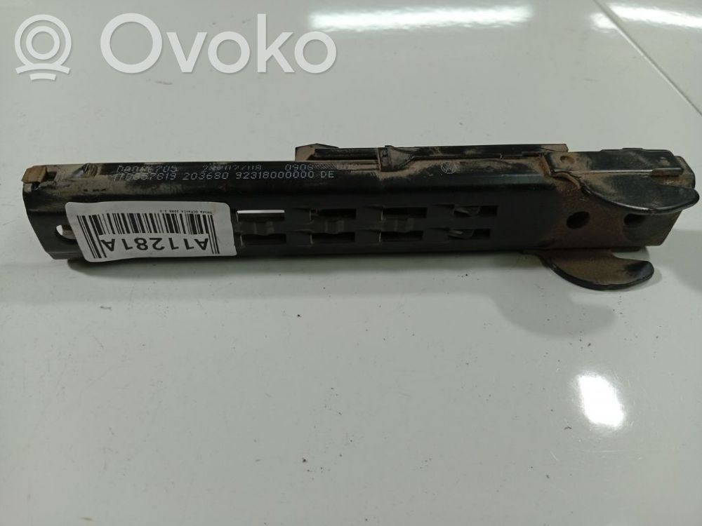 Skoda Octavia Mk2 (1Z) Guida di regolazione della cintura di sicurezza 