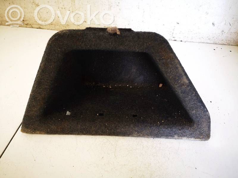 Audi A4 S4 B7 8E 8H Inne elementy wykończenia bagażnika 