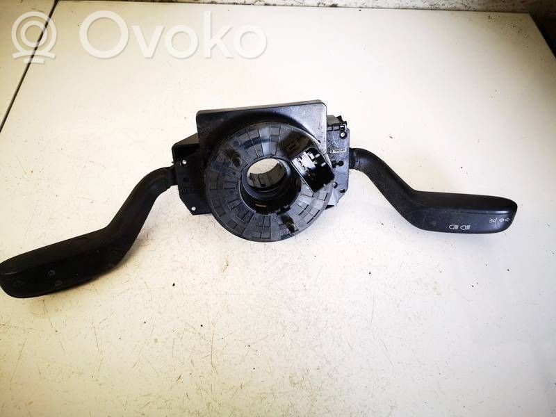 Skoda Fabia Mk2 (5J) Leva/interruttore dell’indicatore di direzione e tergicristallo 