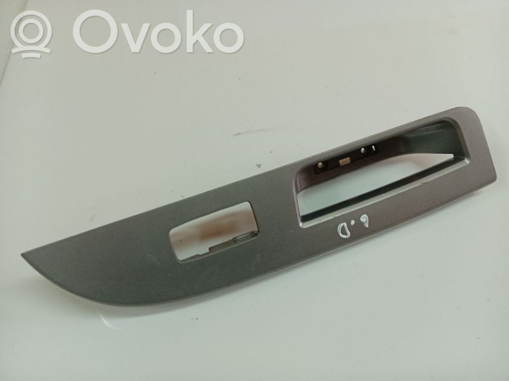 Chrysler Sebring (ST-22 - JR) Front door window switch trim