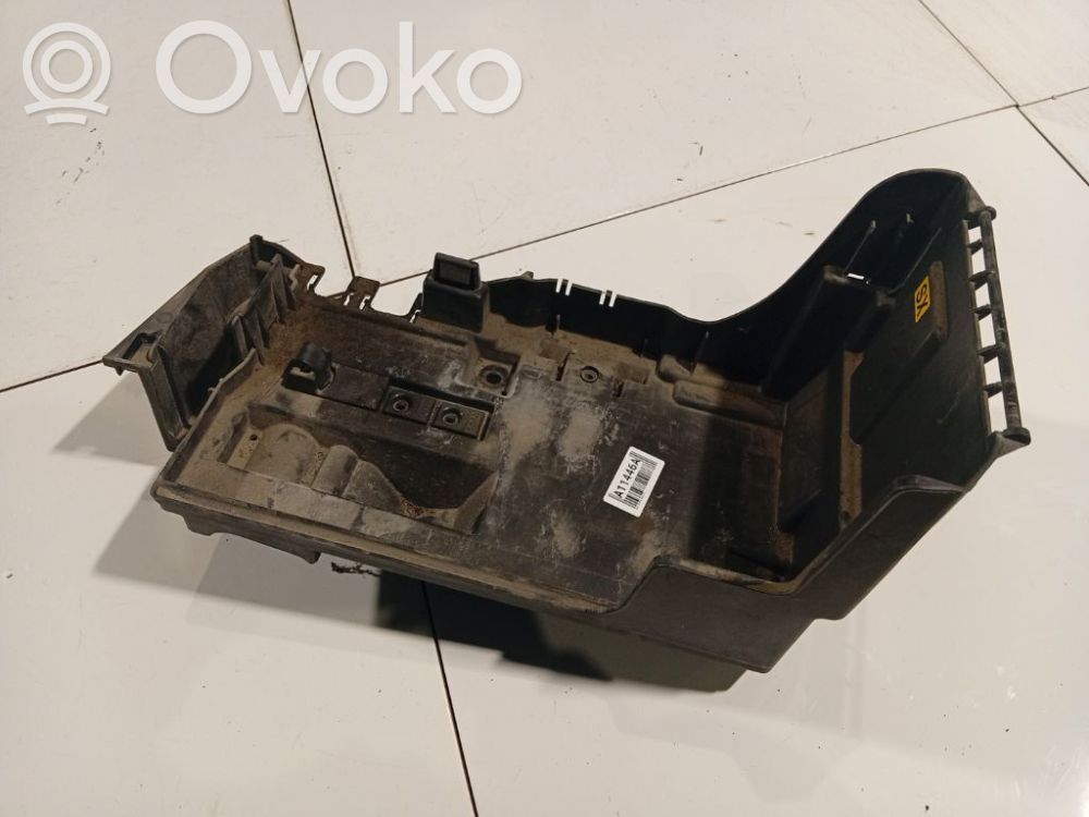 Opel Vectra C Akkulaatikon alusta 