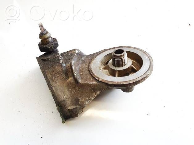 Audi 80 90 S2 B4 Mocowanie / uchwyt filtra oleju 