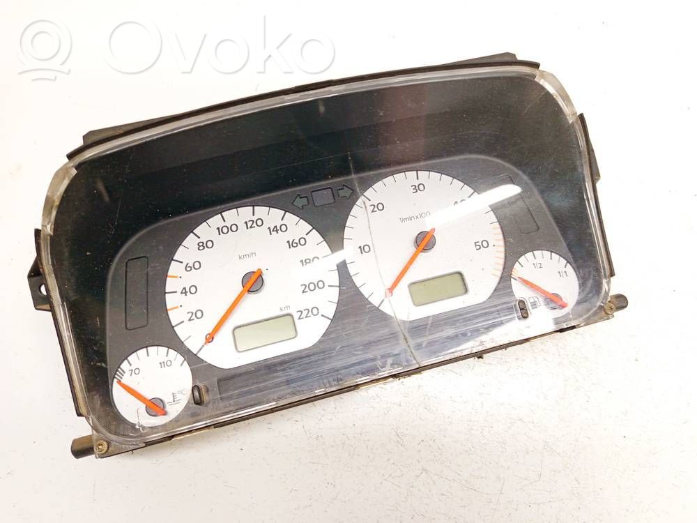 Volkswagen Golf III Nopeusmittari (mittaristo) 
