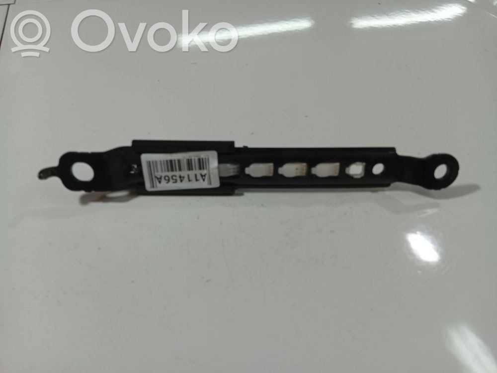 Subaru B9 Tribeca Turvavyön säätökisko