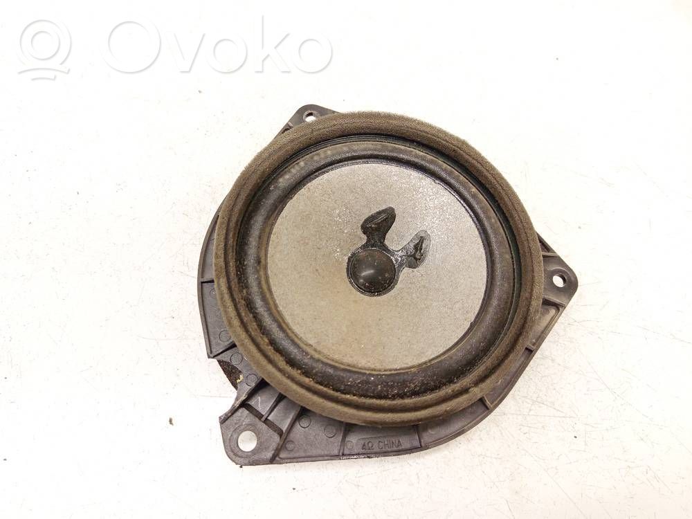 Toyota Avensis Verso Etuoven kaiutin 