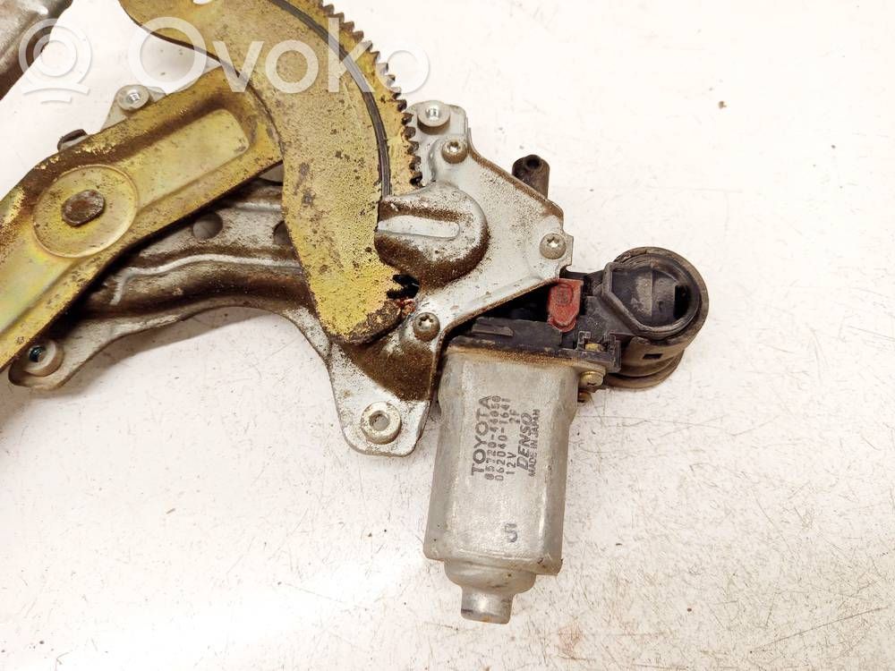 Toyota Avensis Verso Motorino alzacristalli della portiera posteriore 