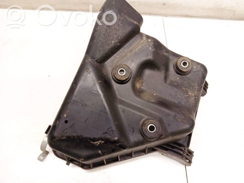 Air filter box