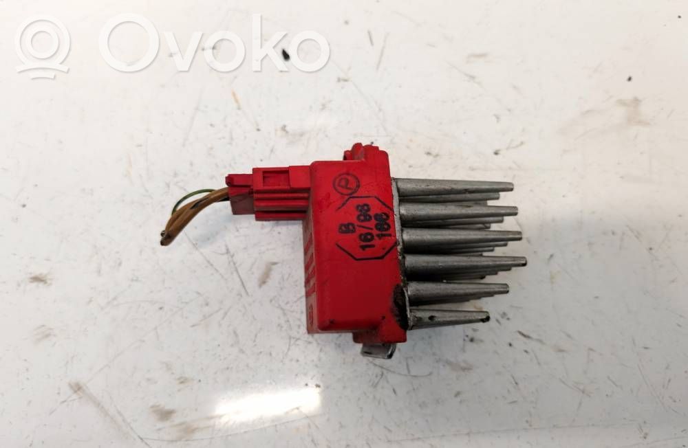 Audi A4 S4 B5 8D Motor aerotermă/rezistor ventilator 