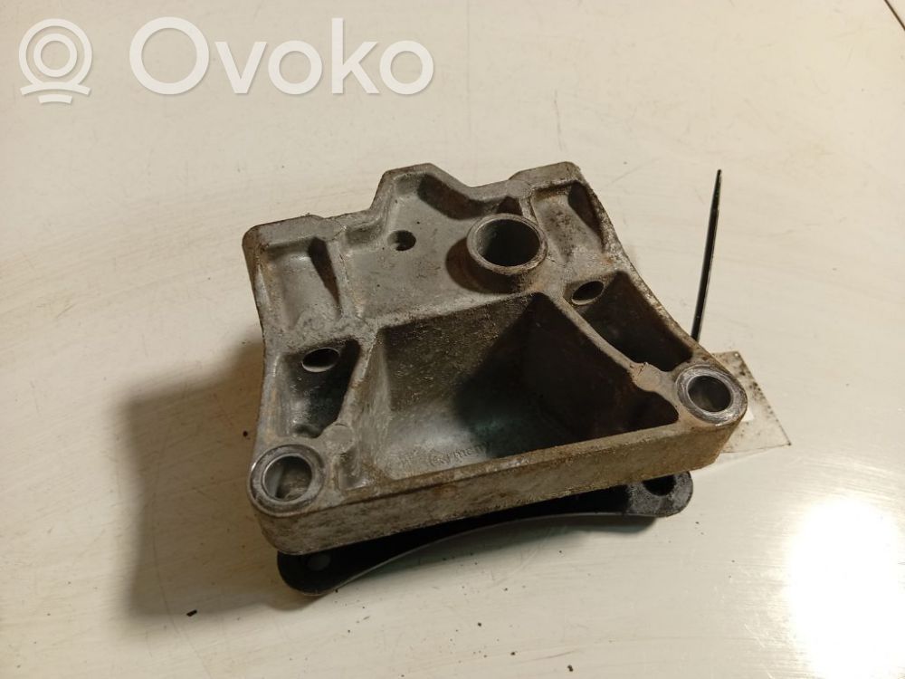 Skoda Octavia Mk2 (1Z) Łapa / Mocowanie silnika 