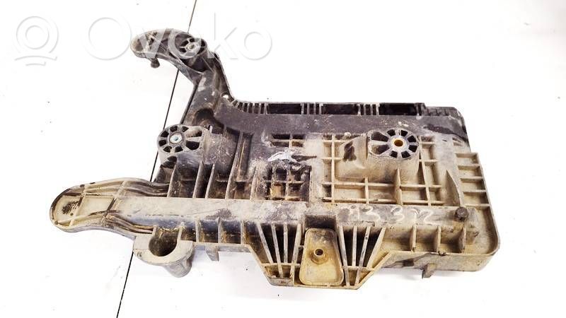 Volkswagen Golf VI Vassoio scatola della batteria 