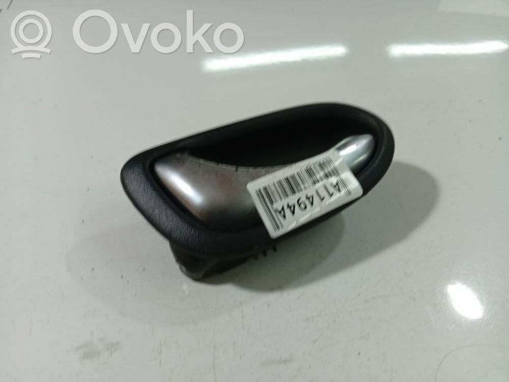 Nissan Primera Poignée intérieure de porte arrière 