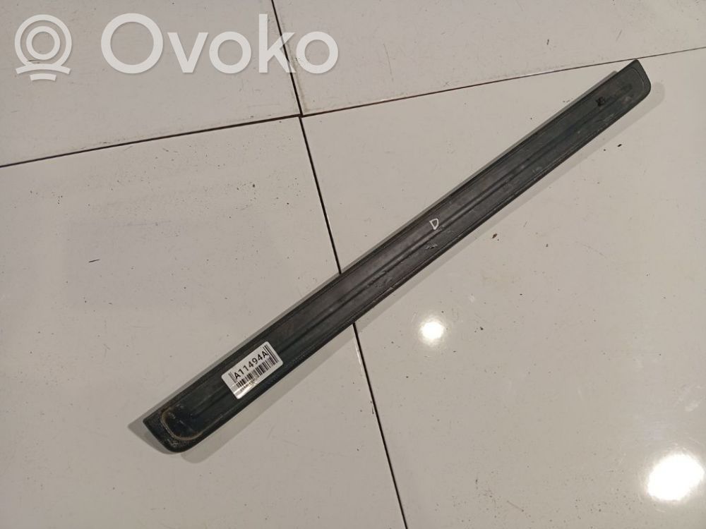 Nissan Primera Capac prag față 