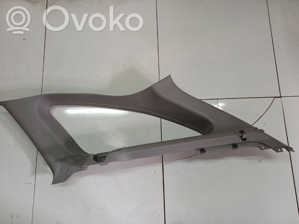 Nissan Primera Rivestimento montante (D) (fondo) 