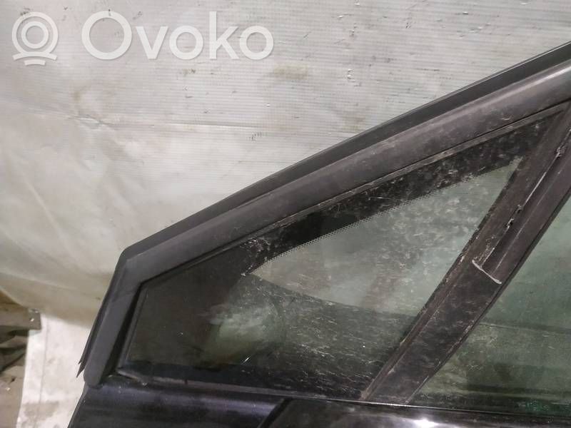 Citroen C5 Vetro del deflettore della portiera anteriore - quattro porte