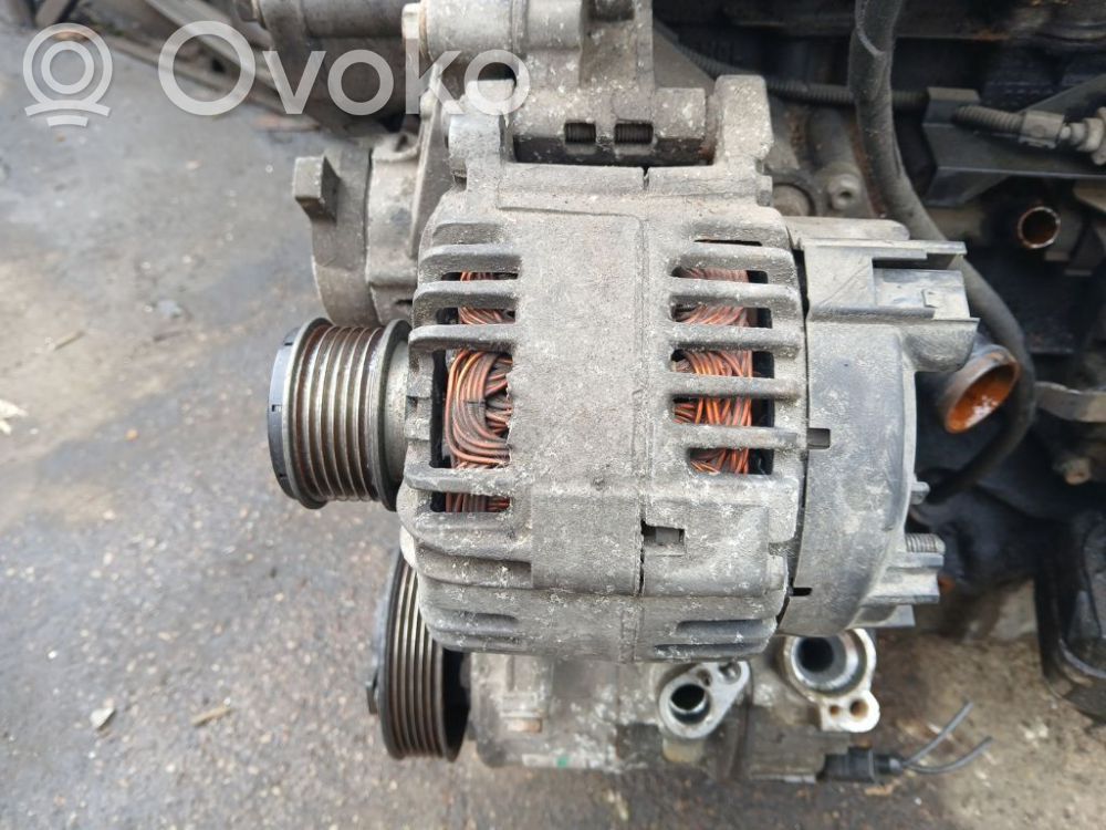 Volkswagen Touran I Generator/alternator 