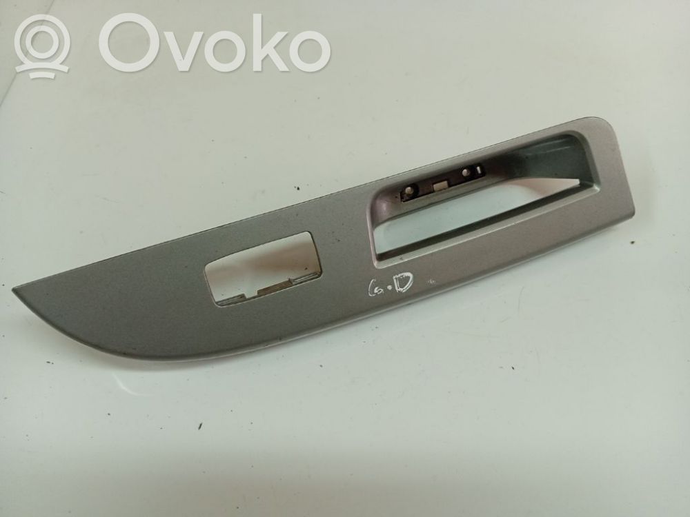 Chrysler Sebring (JS) Front door window switch trim