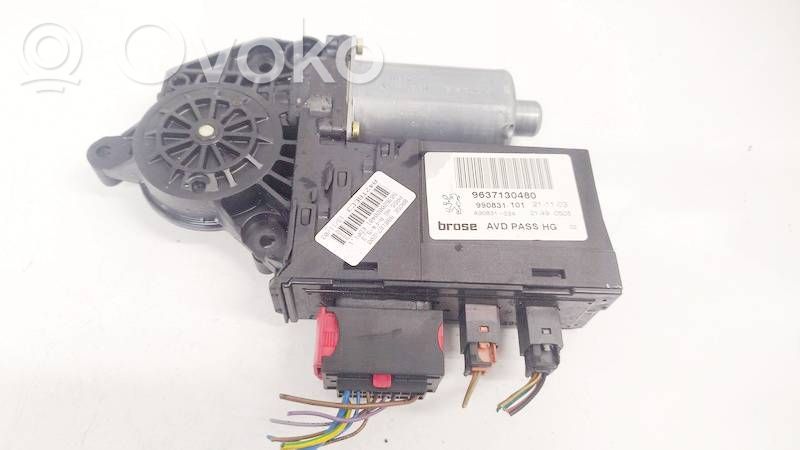 Peugeot 307 Motorino alzacristalli della portiera anteriore 