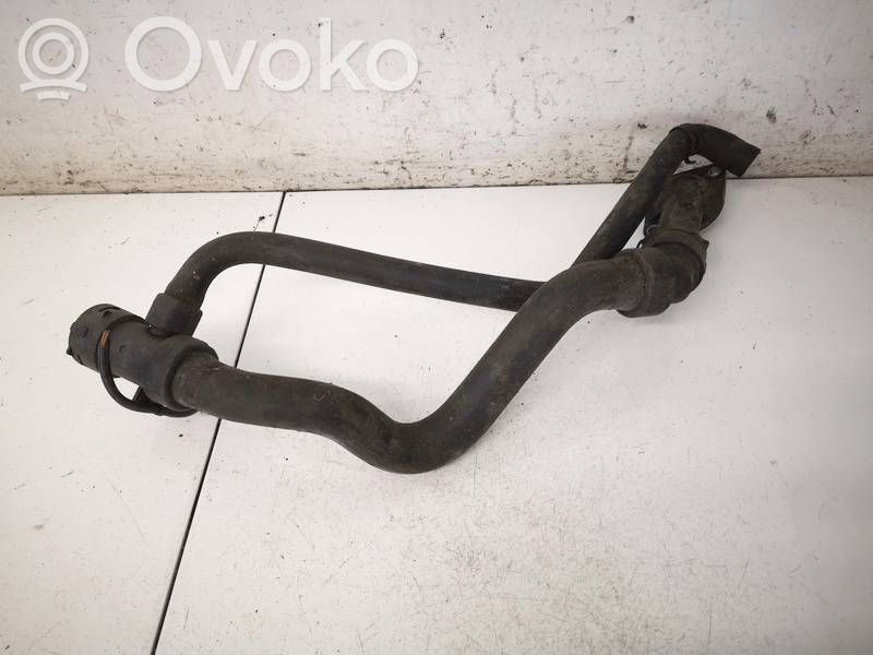 Volkswagen PASSAT B5.5 Tubo flessibile del liquido di raffreddamento del motore 