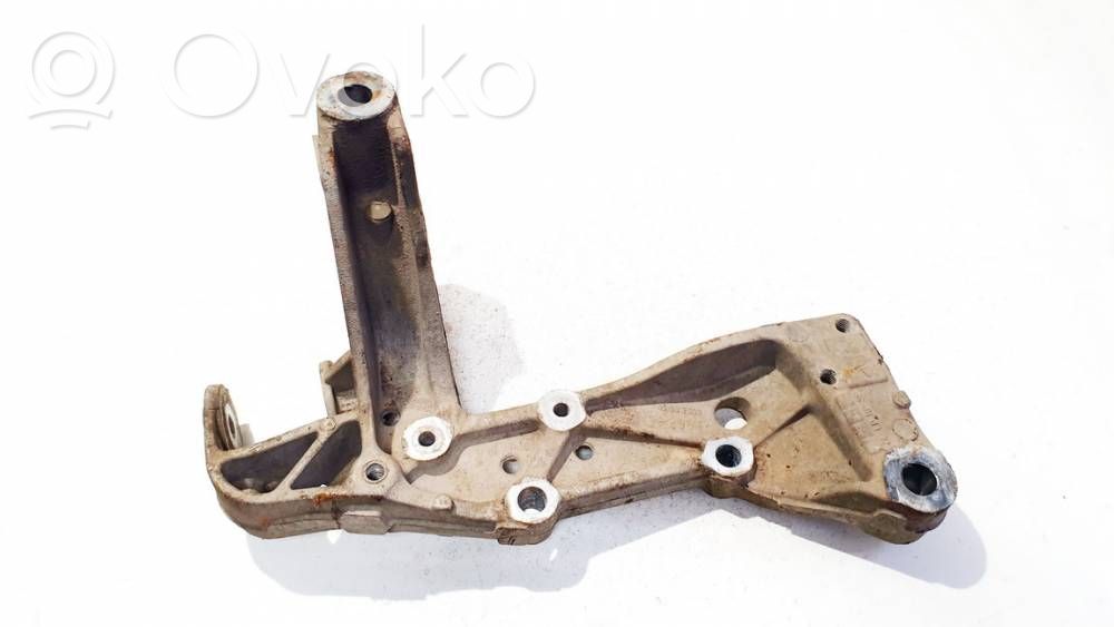 Volkswagen Jetta V Braccio di controllo sospensione anteriore inferiore/braccio oscillante 