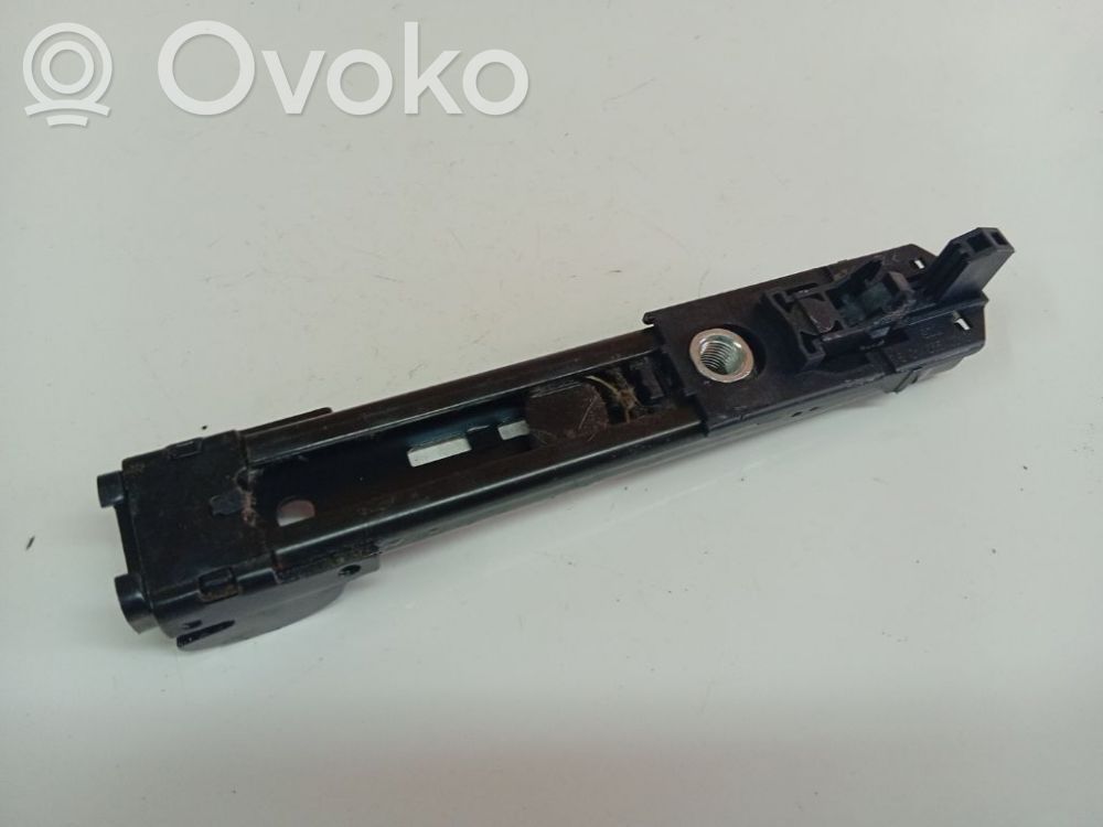 Skoda Octavia Mk2 (1Z) Guida di regolazione della cintura di sicurezza 