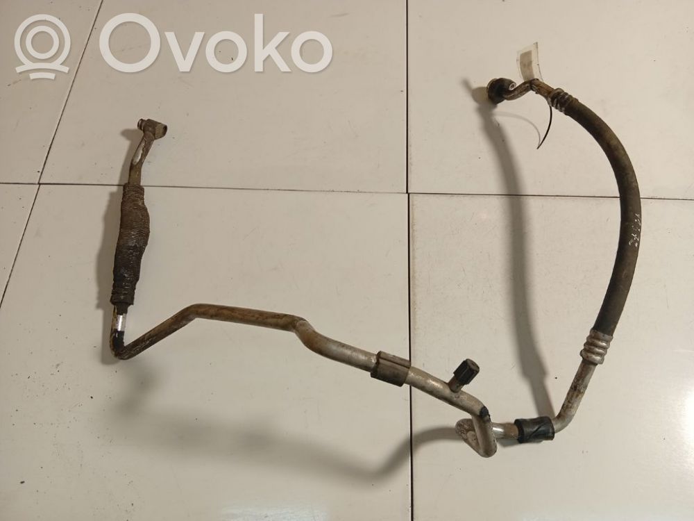 Volkswagen PASSAT B6 Ilmastointilaitteen putki (A/C) 