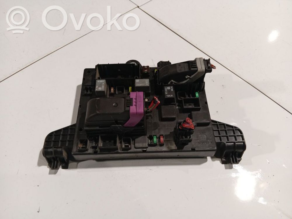 Opel Astra J Set scatola dei fusibili