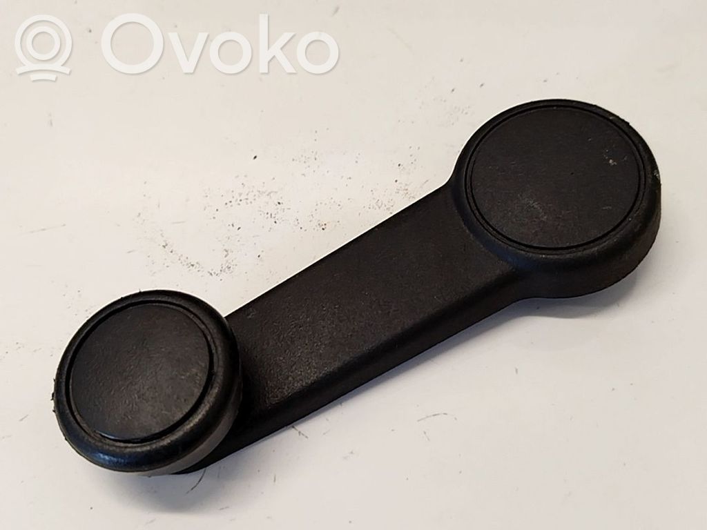 Ford Mondeo MK IV Korbka szyby drzwi przednich 
