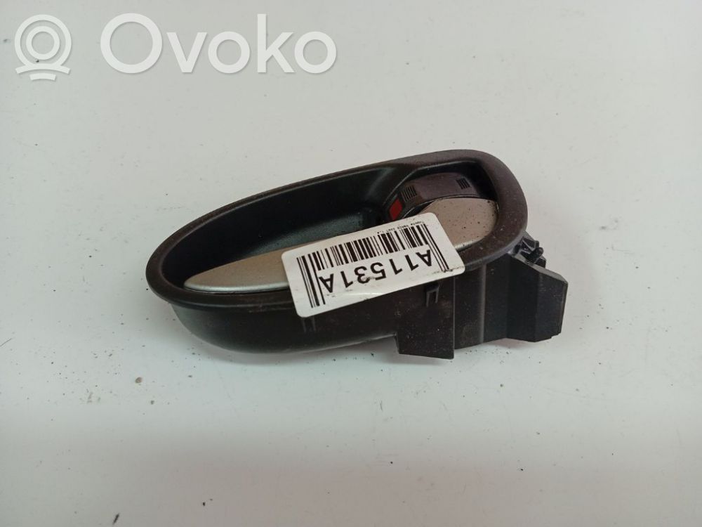 Toyota Yaris Manecilla interna puerta delantera 