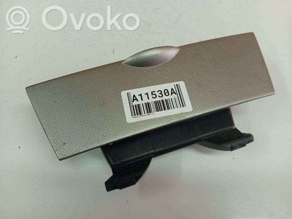 Toyota Corolla E120 E130 Posacenere auto 