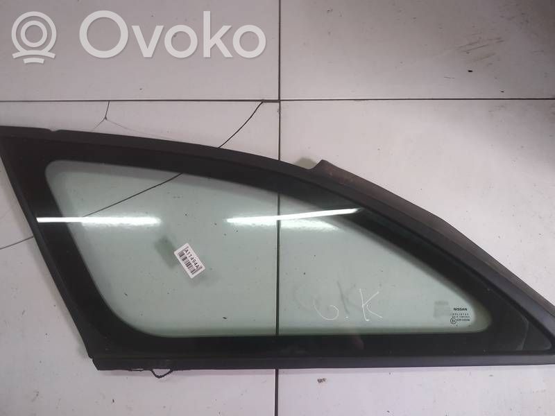 Nissan Primera Geam lateral spate