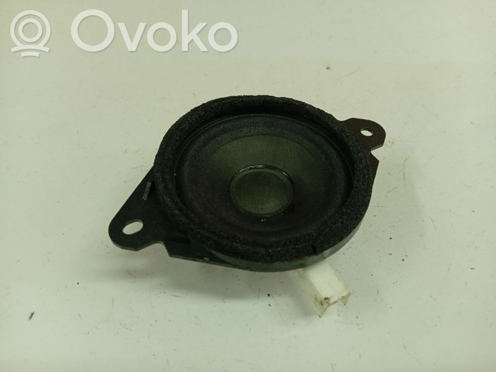Mazda 3 II Front door speaker 