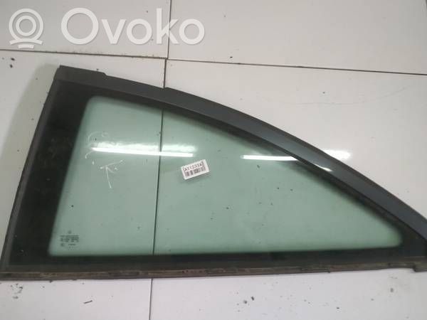 Mercedes-Benz C W203 Finestrino laterale posteriore 