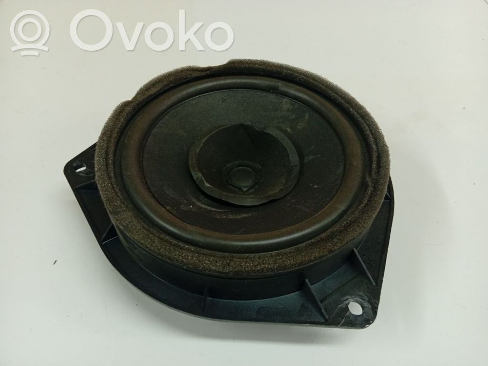 Toyota Avensis T250 Haut-parleur de porte avant