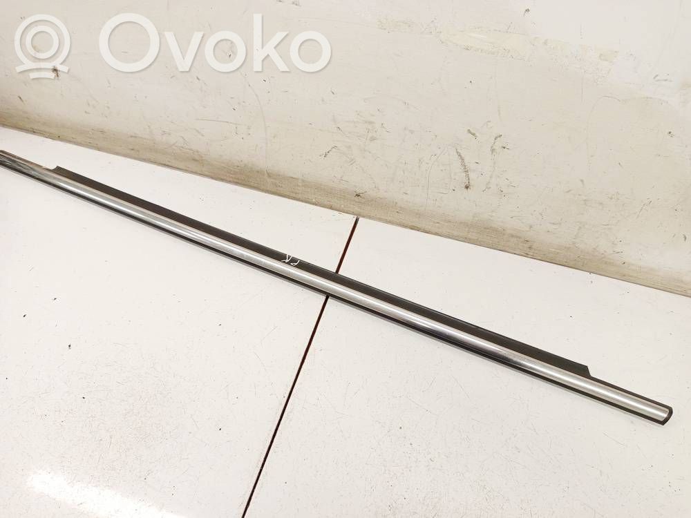 Opel Zafira B Rivestimento modanatura del vetro della portiera anteriore 