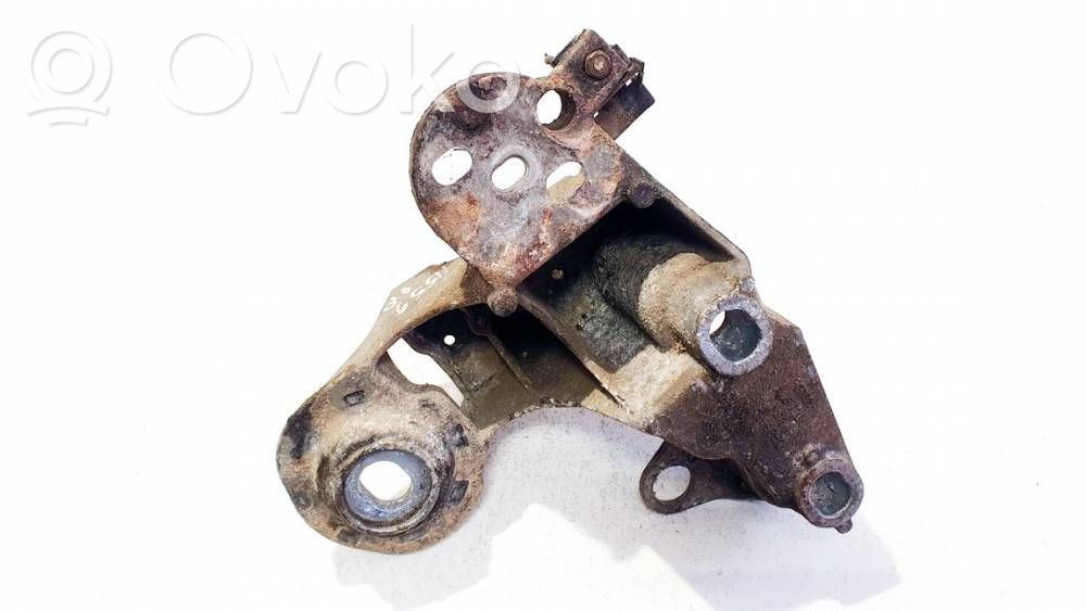 Volkswagen PASSAT B5 Suport motor 