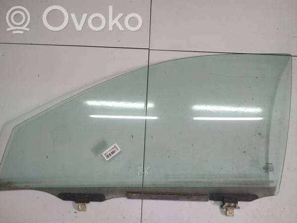 Toyota Corolla E120 E130 Vetro del finestrino della portiera anteriore - quattro porte 