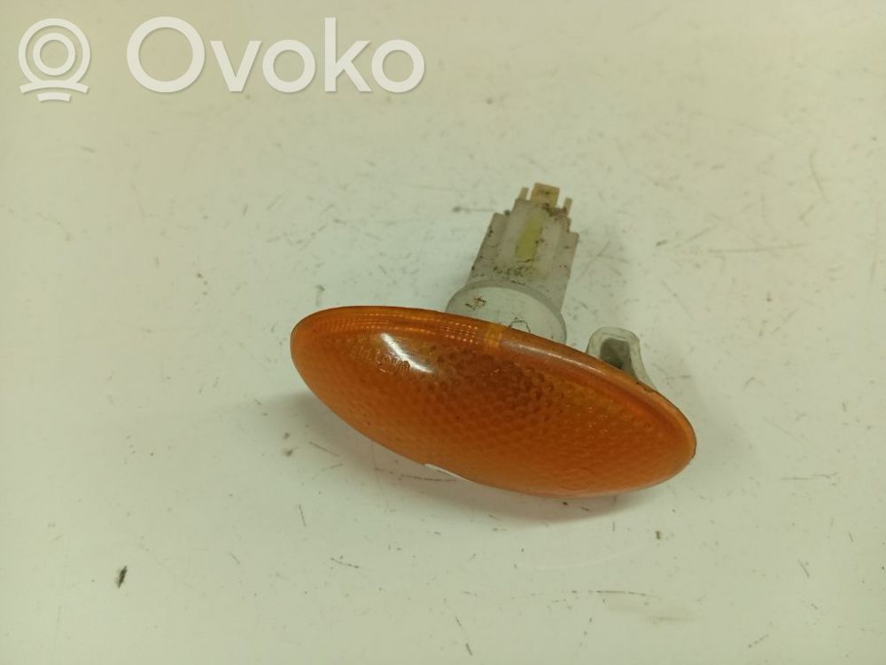 Nissan Pixo Feu clignotant répétiteur d'aile avant 